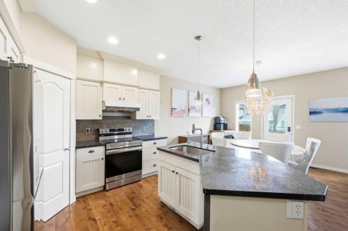 7942 Cougar Ridge Avenue Sw, Calgary, AB - Indoor Photo Showing Kitchen With Upgraded Kitchen