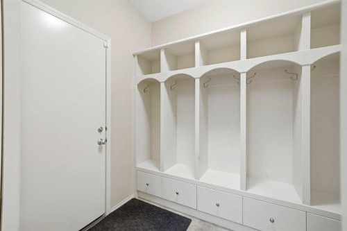 7942 Cougar Ridge Avenue Sw, Calgary, AB - Indoor