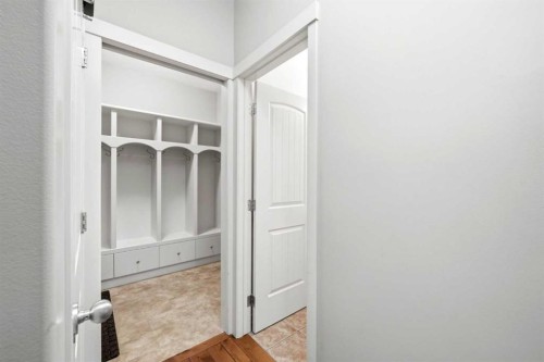 7942 Cougar Ridge Avenue Sw, Calgary, AB - Indoor Photo Showing Other Room