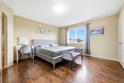 7942 Cougar Ridge Avenue Sw, Calgary, AB - Indoor Photo Showing Bedroom
