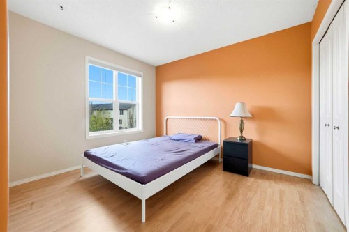 7942 Cougar Ridge Avenue Sw, Calgary, AB - Indoor Photo Showing Bedroom