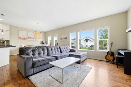 7942 Cougar Ridge Avenue Sw, Calgary, AB - Indoor Photo Showing Living Room