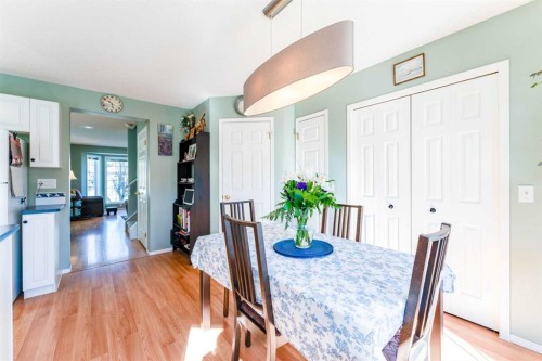 198 Somerside Park Sw, Calgary, AB - Indoor Photo Showing Dining Room