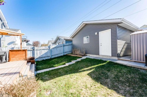 198 Somerside Park Sw, Calgary, AB - Outdoor With Exterior