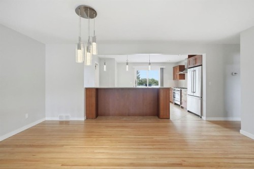5212 Terry Road Nw, Calgary, AB - Indoor Photo Showing Kitchen