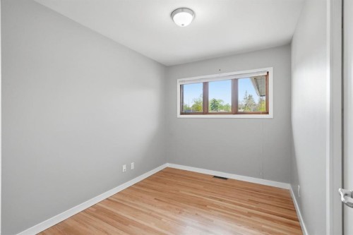 5212 Terry Road Nw, Calgary, AB - Indoor Photo Showing Other Room