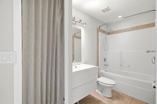 5212 Terry Road Nw, Calgary, AB - Indoor Photo Showing Bathroom
