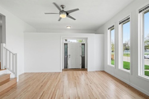 5212 Terry Road Nw, Calgary, AB - Indoor Photo Showing Other Room