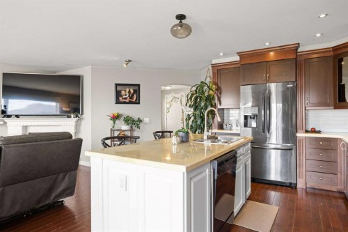 19 Covemeadow Crescent Ne, Calgary, AB - Indoor Photo Showing Kitchen With Stainless Steel Kitchen