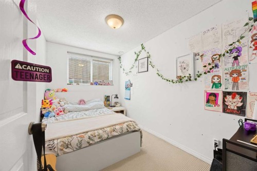 19 Covemeadow Crescent Ne, Calgary, AB - Indoor Photo Showing Bedroom