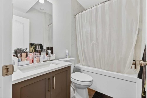 132 Seton Villas Se, Calgary, AB - Indoor Photo Showing Bathroom