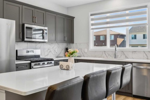 132 Seton Villas Se, Calgary, AB - Indoor Photo Showing Kitchen