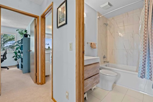 63 Falmere Way Ne, Calgary, AB - Indoor Photo Showing Bathroom