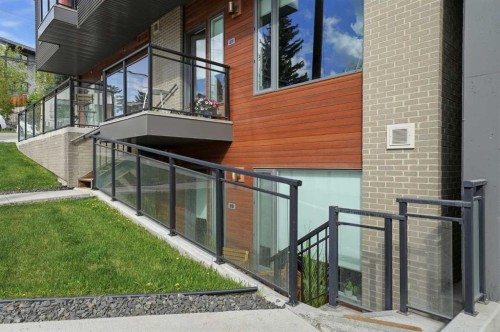 --89 34 Avenue Sw, Calgary, AB - Outdoor With Exterior