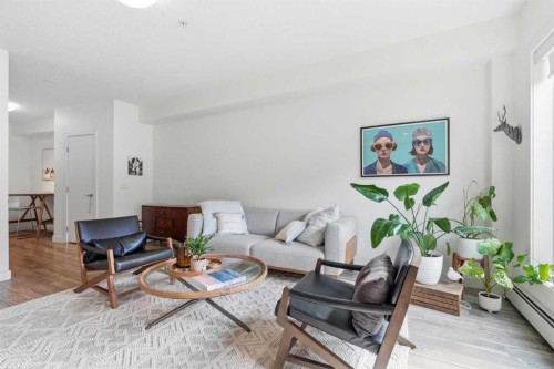 --89 34 Avenue Sw, Calgary, AB - Indoor Photo Showing Living Room