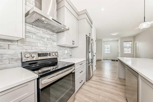 212 Lucas Place Nw, Calgary, AB 