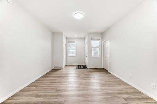 212 Lucas Place Nw, Calgary, AB 