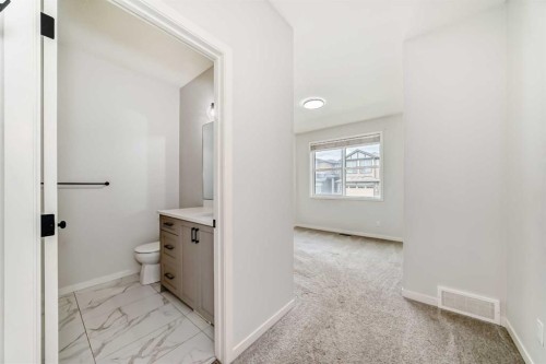 212 Lucas Place Nw, Calgary, AB 