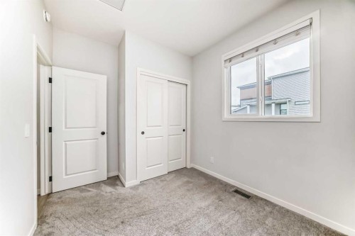 212 Lucas Place Nw, Calgary, AB 