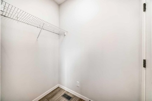 212 Lucas Place Nw, Calgary, AB 