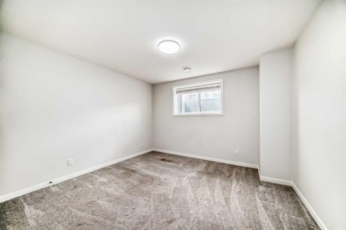 212 Lucas Place Nw, Calgary, AB 