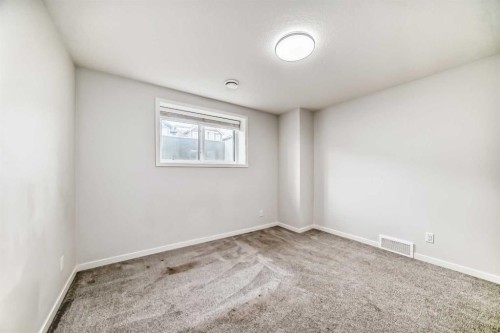 212 Lucas Place Nw, Calgary, AB 