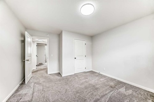 212 Lucas Place Nw, Calgary, AB 