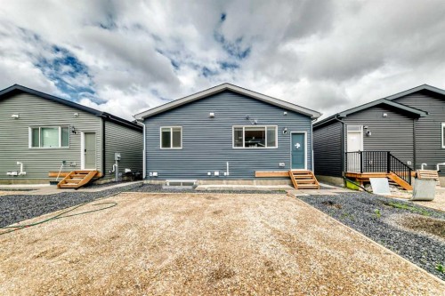 212 Lucas Place Nw, Calgary, AB 