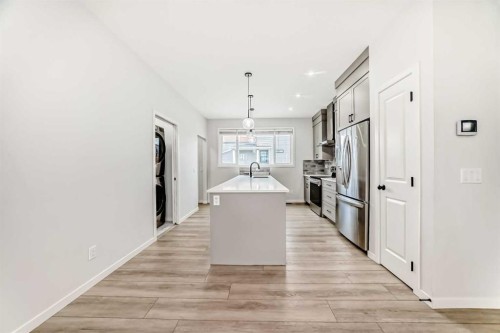 212 Lucas Place Nw, Calgary, AB 
