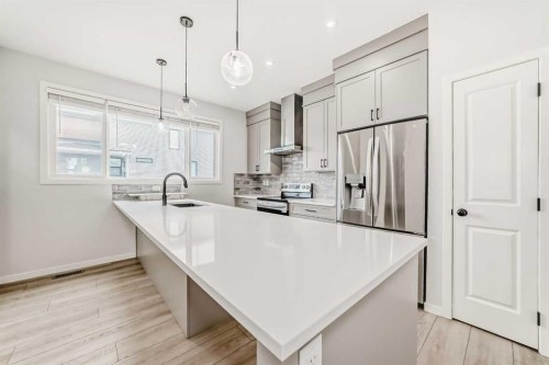 212 Lucas Place Nw, Calgary, AB 