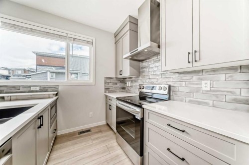 212 Lucas Place Nw, Calgary, AB 