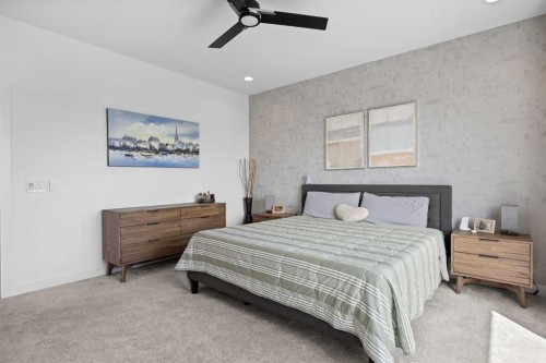 10 Evansfield Green Nw, Calgary, AB - Indoor Photo Showing Bedroom