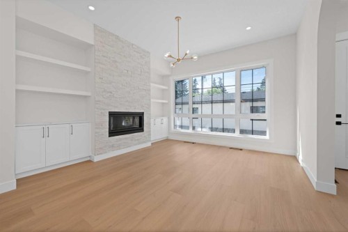 6429 33 Avenue Nw, Calgary, AB - Indoor With Fireplace
