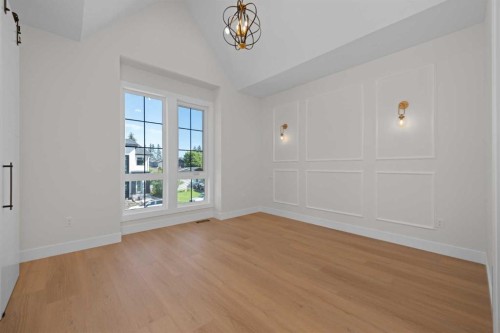 6429 33 Avenue Nw, Calgary, AB - Indoor Photo Showing Other Room
