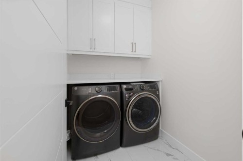 6429 33 Avenue Nw, Calgary, AB - Indoor Photo Showing Laundry Room