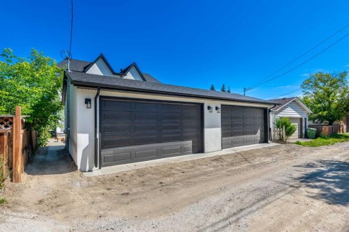 6429 33 Avenue Nw, Calgary, AB - Outdoor