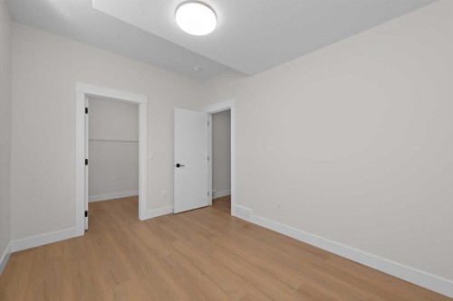 6429 33 Avenue Nw, Calgary, AB - Indoor Photo Showing Other Room