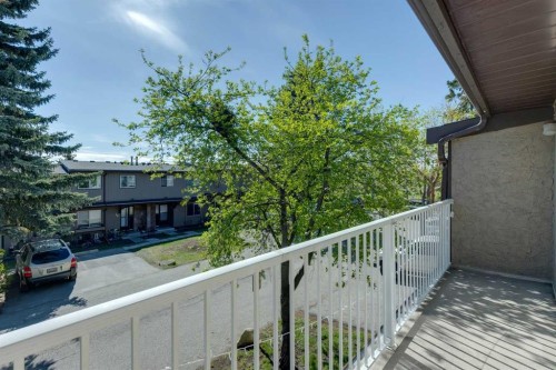 72-1055 72 Avenue Nw, Calgary, AB - Outdoor With Balcony