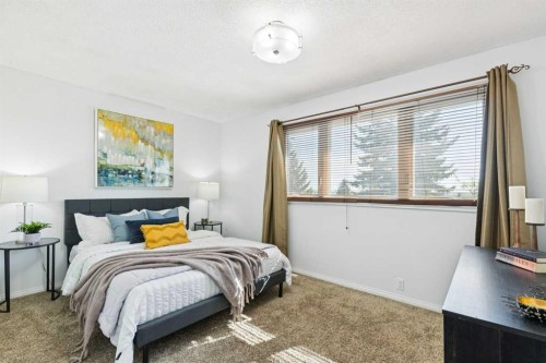 72-1055 72 Avenue Nw, Calgary, AB - Indoor Photo Showing Bedroom