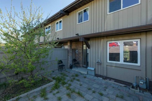 72-1055 72 Avenue Nw, Calgary, AB - Outdoor With Exterior