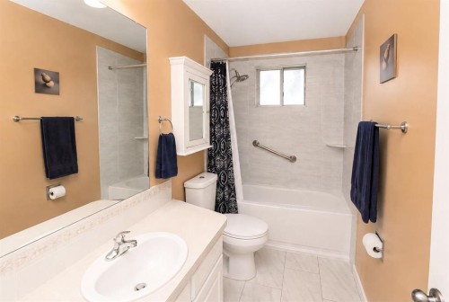 884 Rundlecairn Way Ne, Calgary, AB - Indoor Photo Showing Bathroom