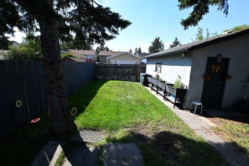 884 Rundlecairn Way Ne, Calgary, AB - Outdoor
