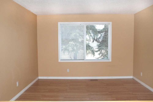 884 Rundlecairn Way Ne, Calgary, AB - Indoor Photo Showing Other Room