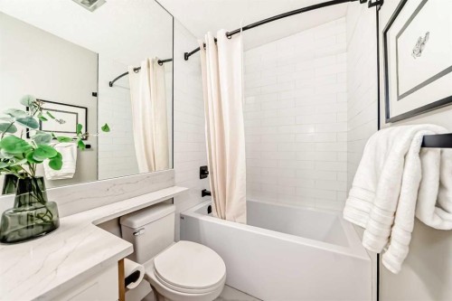 275 Silverview Way Nw, Calgary, AB - Indoor Photo Showing Bathroom