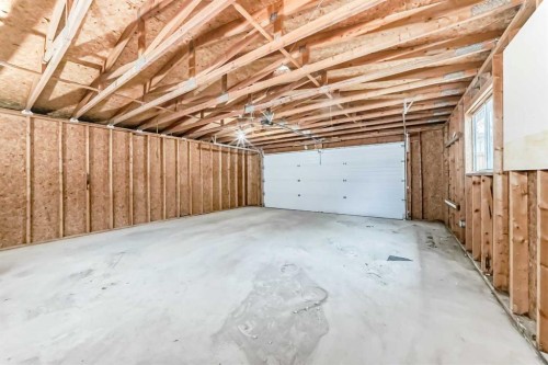 275 Silverview Way Nw, Calgary, AB - Indoor Photo Showing Other Room