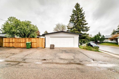 275 Silverview Way Nw, Calgary, AB - Outdoor