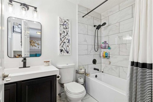 56 Riverbrook Road Se, Calgary, AB - Indoor Photo Showing Bathroom