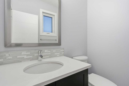 2018 37 Street Sw, Calgary, AB - Indoor Photo Showing Bathroom