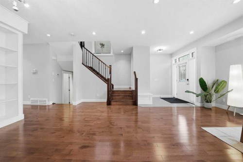 2018 37 Street Sw, Calgary, AB - Indoor Photo Showing Other Room