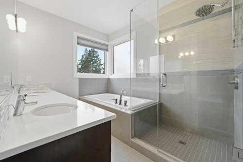 2018 37 Street Sw, Calgary, AB - Indoor Photo Showing Bathroom